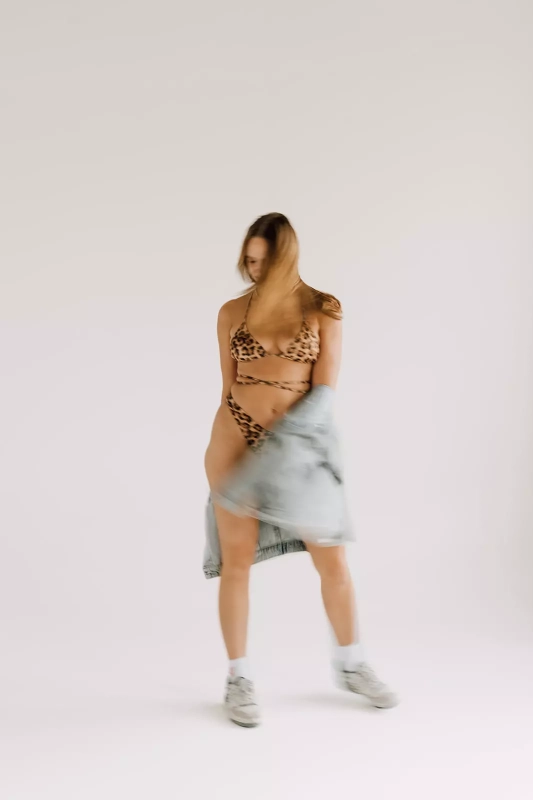panterkowe top bikini z wiązaniem