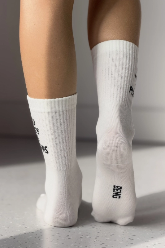 białe skarpetki do tańca